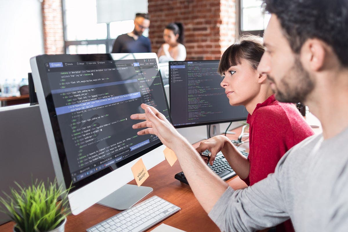 How to Build an Instant Messaging Feature for your React Native app using CometChat image